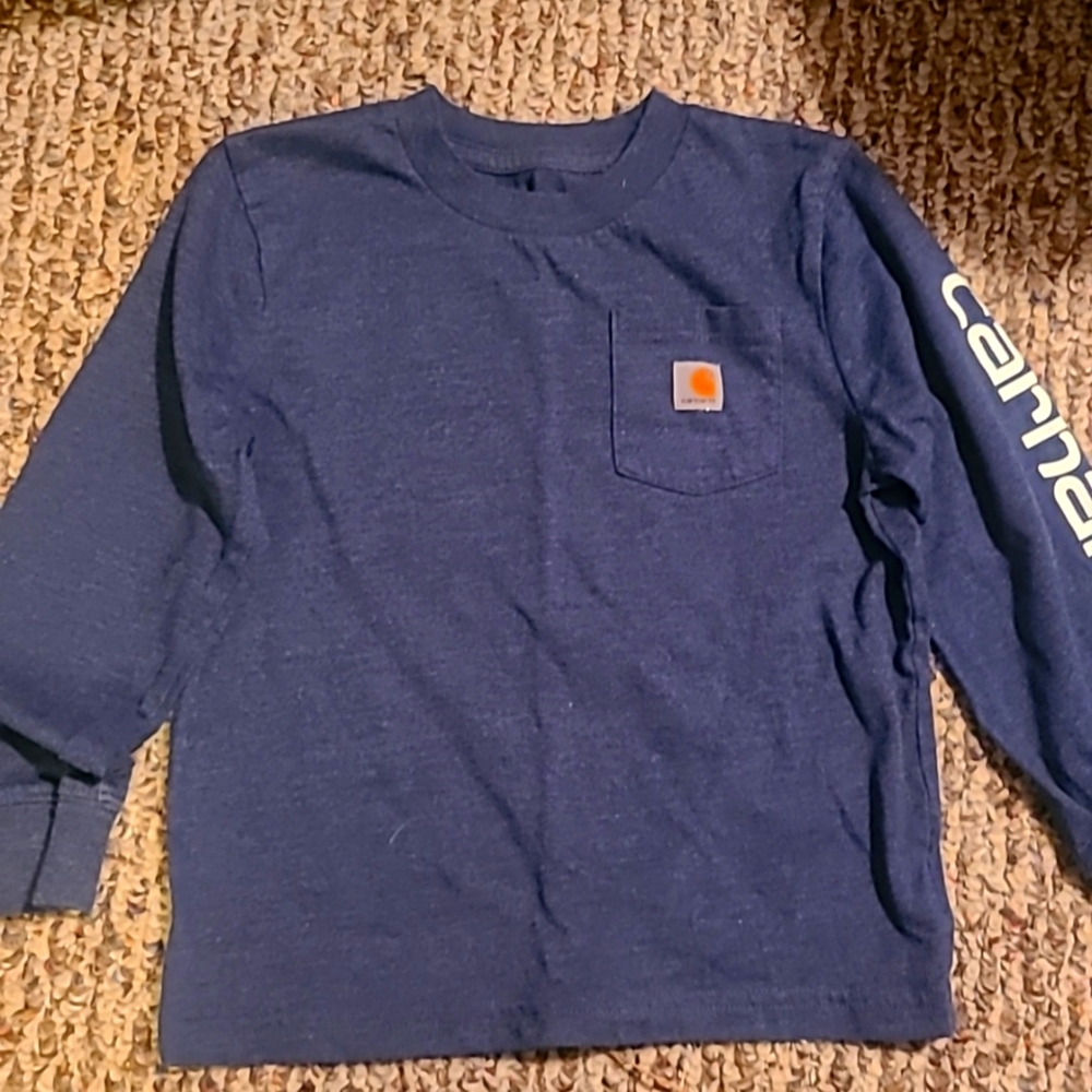 Long-sleeved shirt
